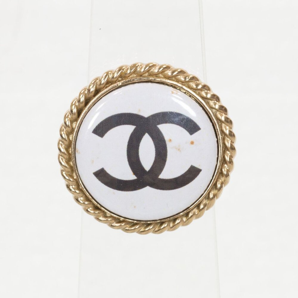 CHANEL WHITE WITH ROPE EDGE BLACK CC BUTTON BROOCHE 2008 COLLECTION
